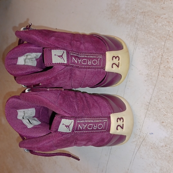 Jordan 12s - Picture 4 of 8